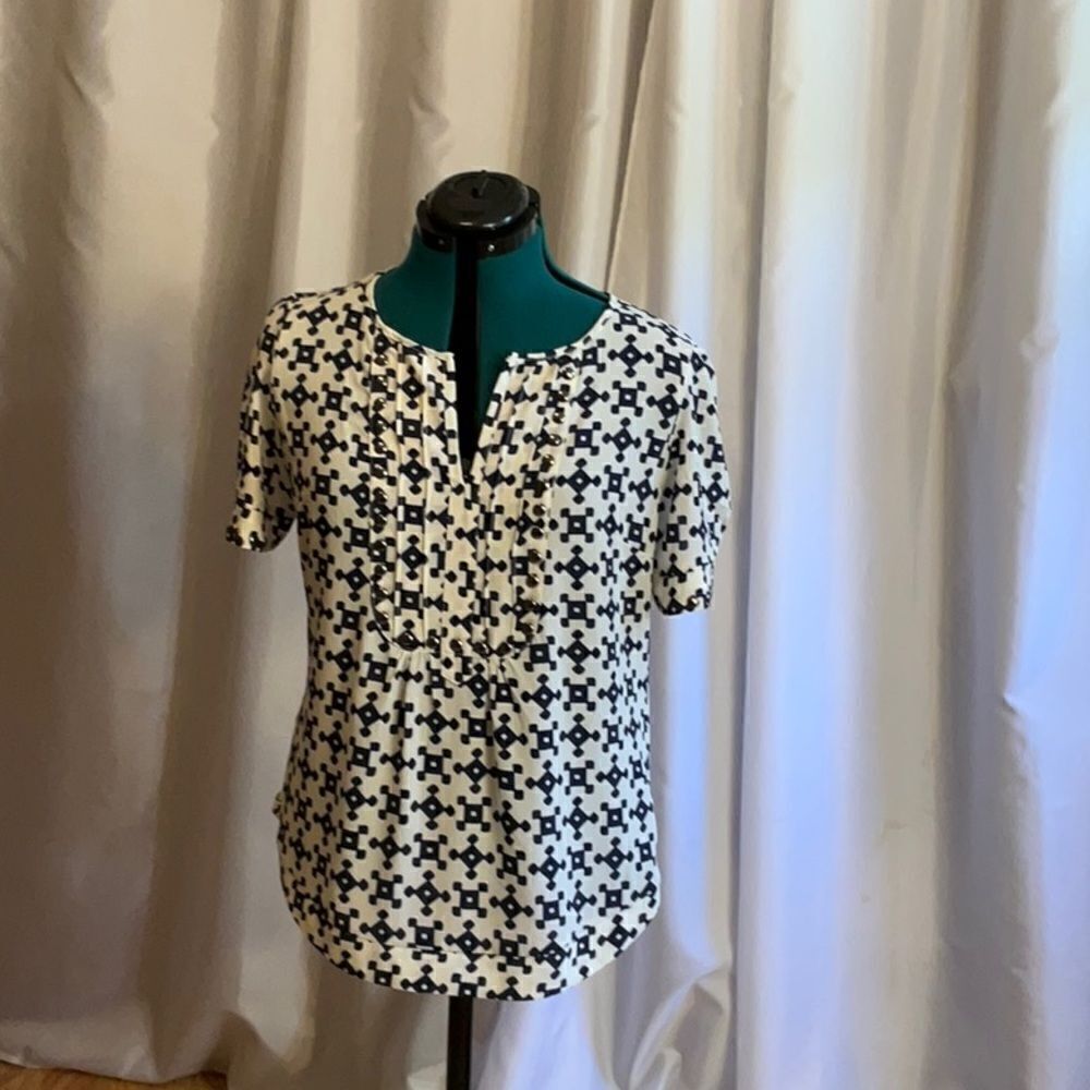 NWOT top by HAWTHORN in size medium semi sheer in cream & navy silver decorates